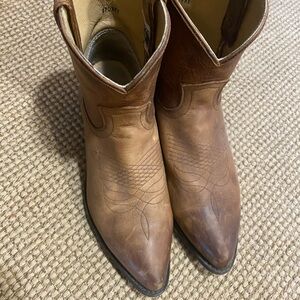 FRYE AND CO. Brown Ankle Boots